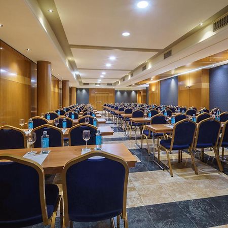 Exe Almeria Centro Екстериор снимка