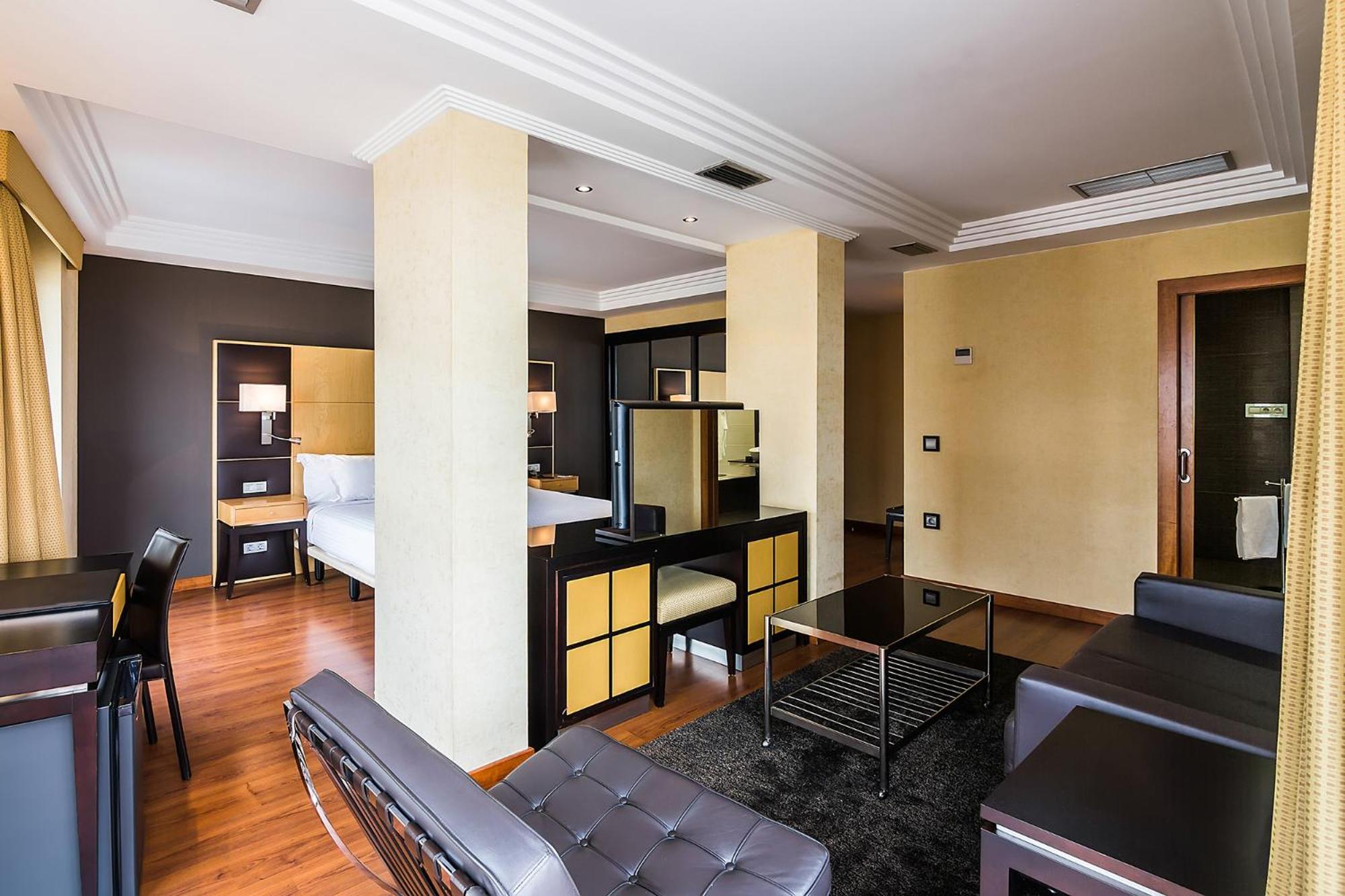 Exe Almeria Centro Екстериор снимка