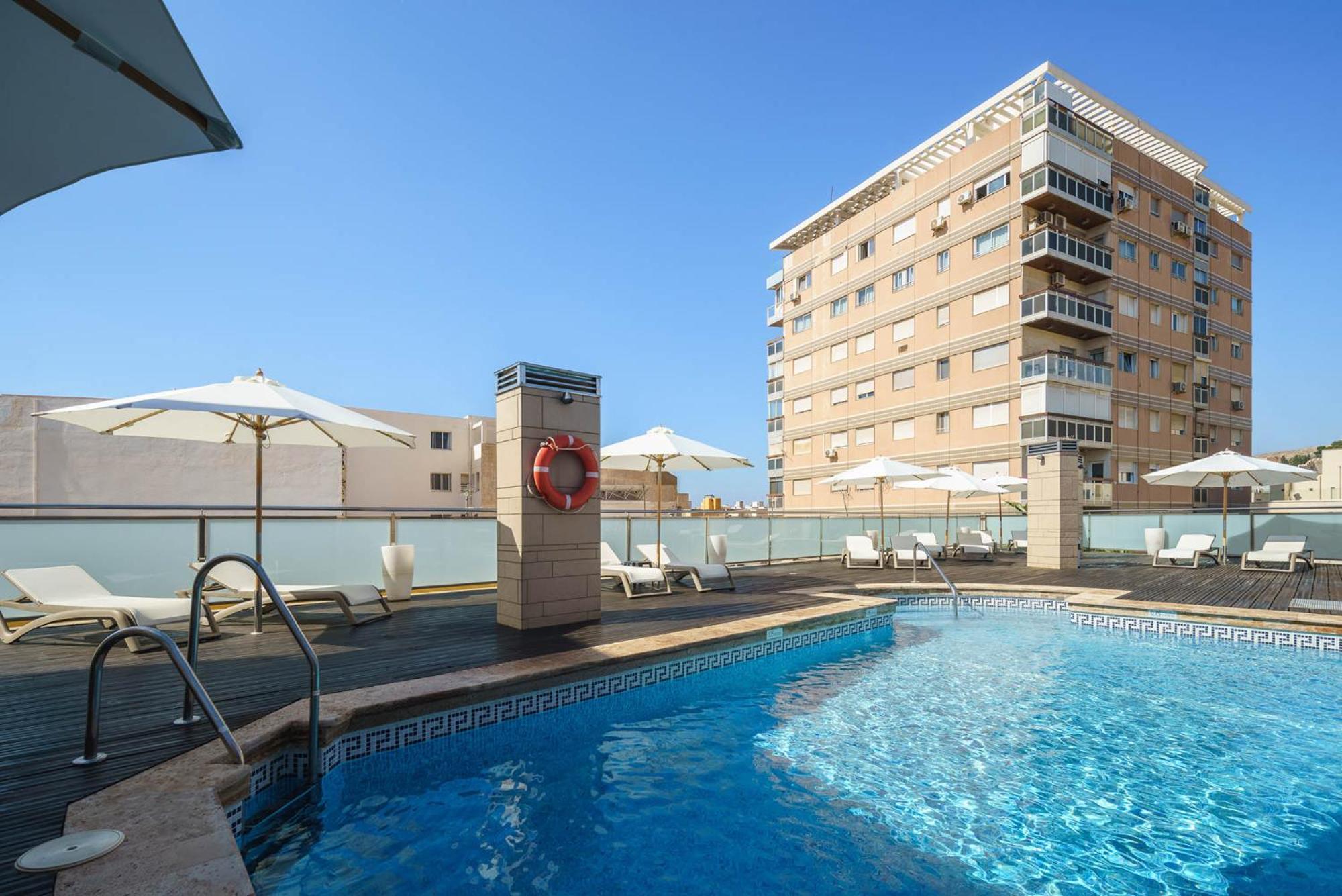 Exe Almeria Centro Екстериор снимка
