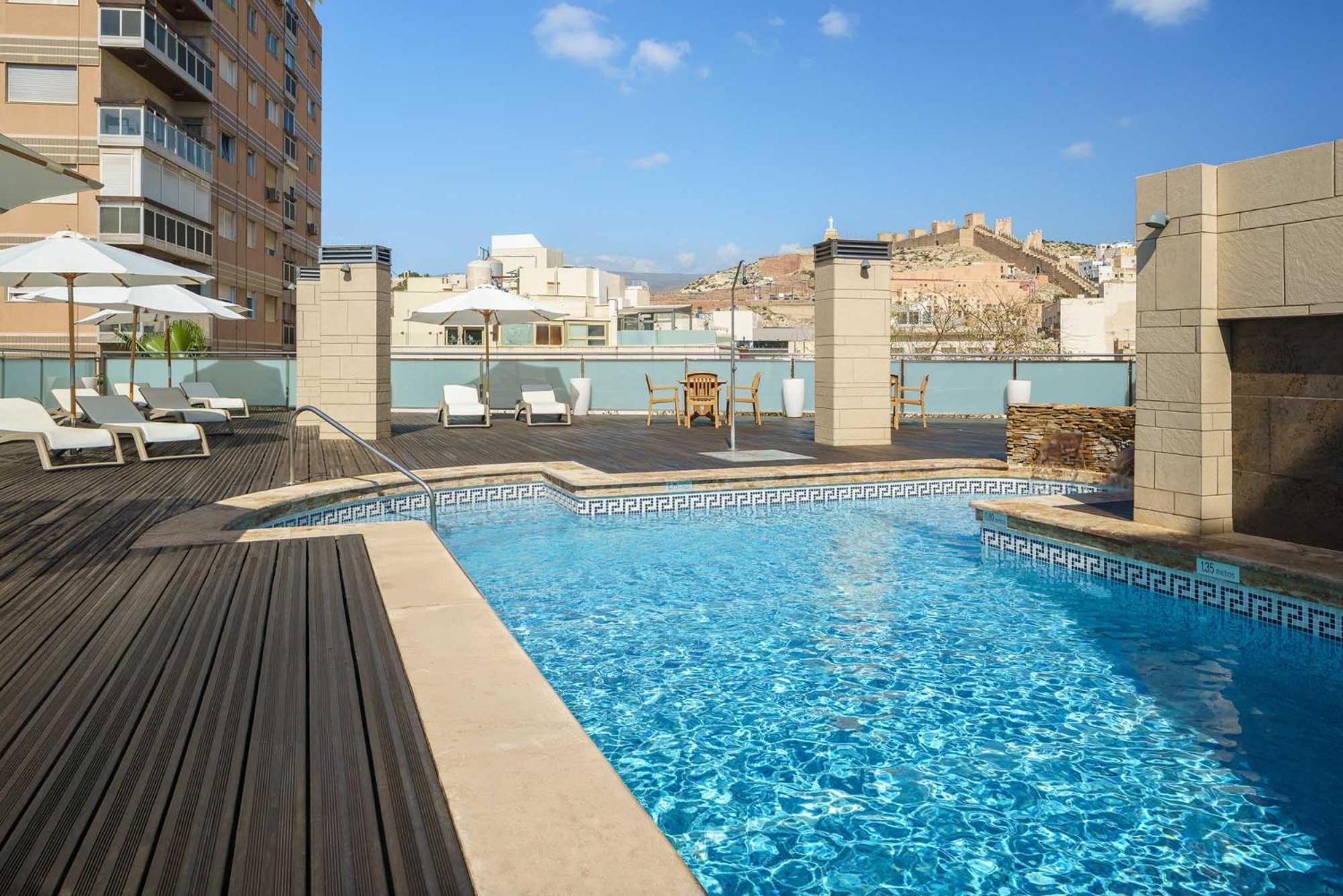 Exe Almeria Centro Екстериор снимка